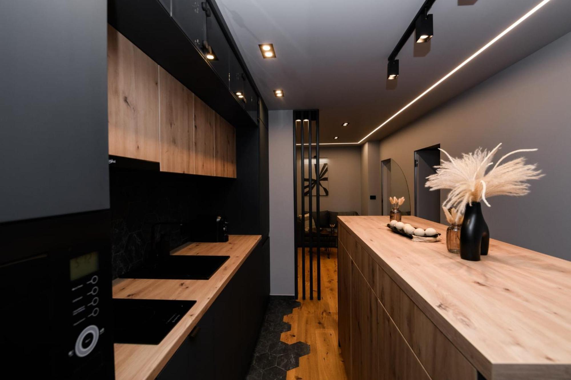 Pnt Apartment Alba Iulia Bagian luar foto